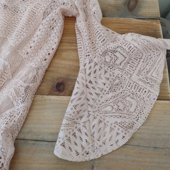 BCBG MaxAzria Catier Pink Lace Slip Shift Dress w Bell Sleeves Size M Like New - Picture 13 of 16